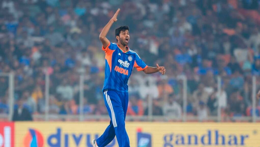 Chopra Questions Why India Should Carry Sundar Without Improved Numbers